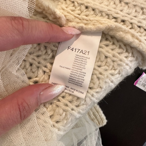 Molly Bracken Sweater L/XL New Without Tags - Picture 5 of 5